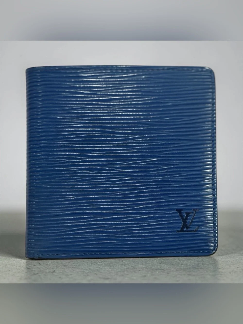 Louis Vuitton Marco Wallet Blue Epi Leather Bifold Wallet - MI0915 | PreLOVED ❣️